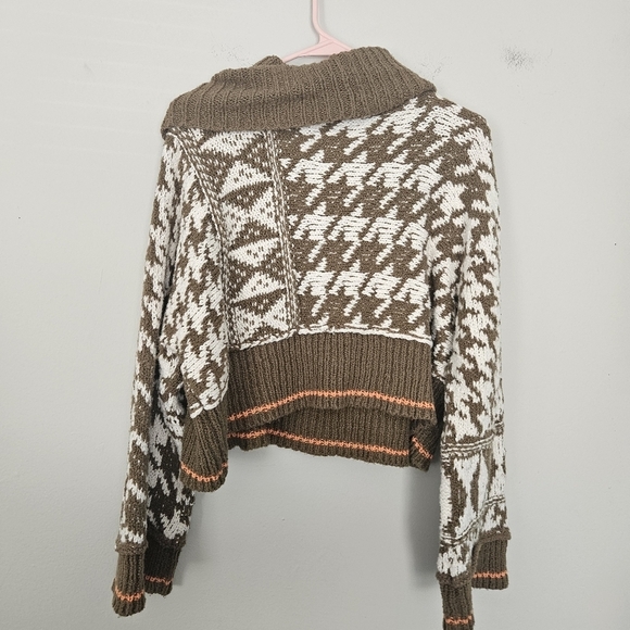 Free People Jupiter Cropped Pullover Cowl neck Sweater Size M - Picture 3 of 8